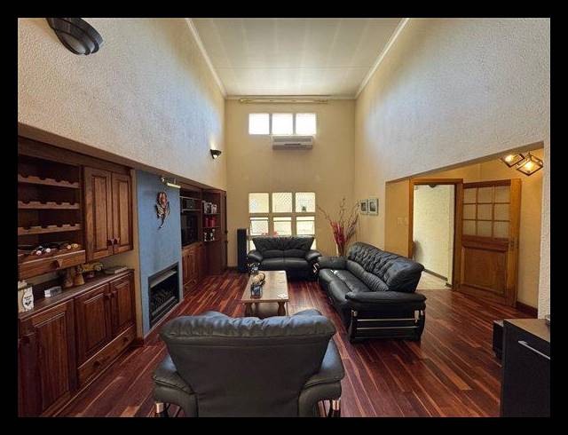 4 BEDROOM CLUSTER FOR SALE IN GLEN MARAIS